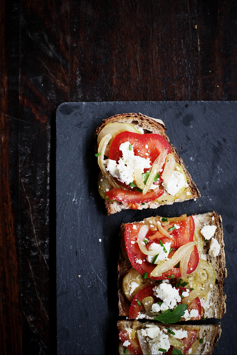 tartine-courgettes-tomates-chevres-moodfeather-03